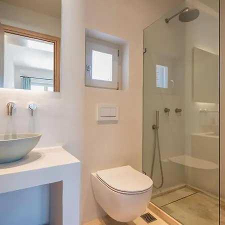 Paros Sleeps 8 Pool Air Con Wifi T714111 * Páros