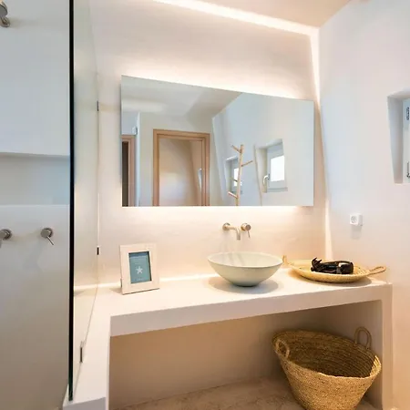 Villa Paros Sleeps 8 Pool Air Con Wifi T714111